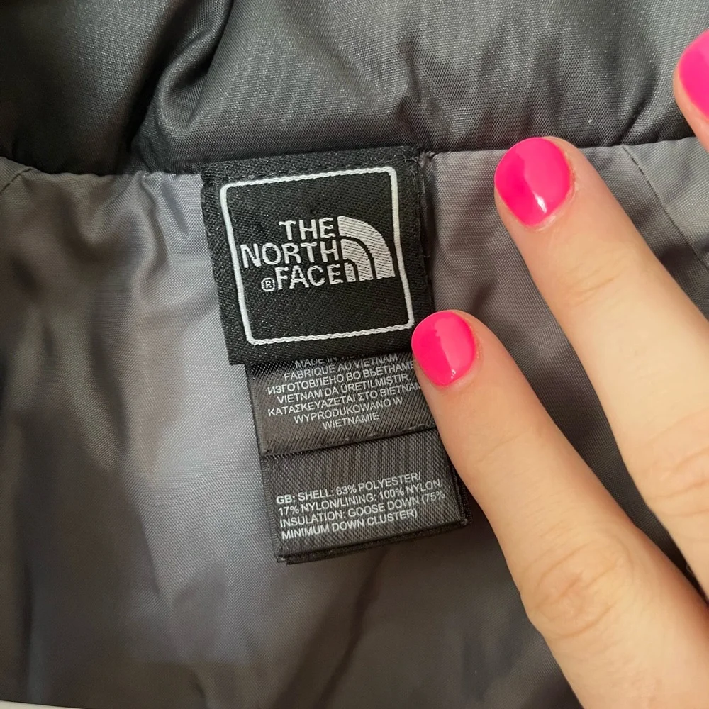 NORTH FACE PUFFY VEST - Picture 5 of 7